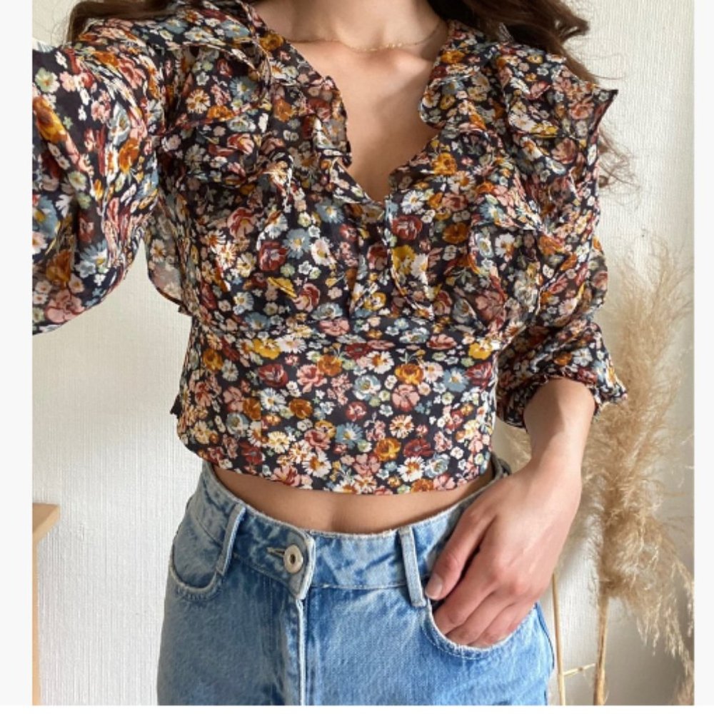 ZARA Floral Cropped Long Sleeve Blouse